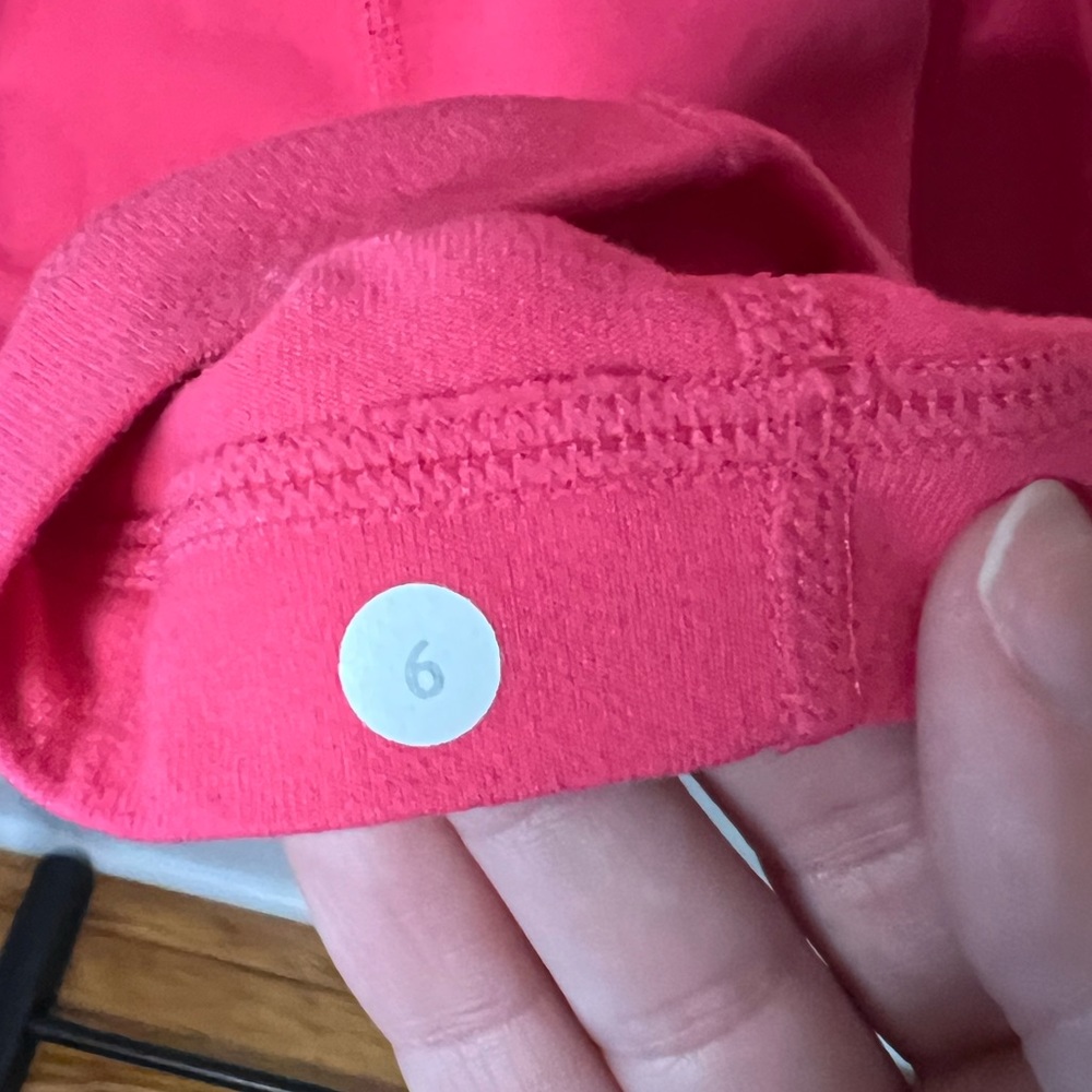 Lululemon tank - Picture 3 of 3